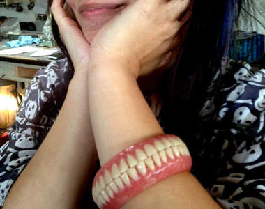 牙控必見？詭異《假牙小物》會突然動起來就更好了（喂！）