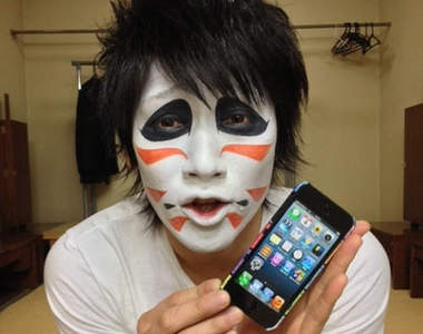 《金爆製造器》這是一個任誰都能變身成研二的app……