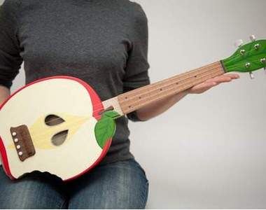 《造型烏克麗麗》好像不太適合拿來彈情歌耶