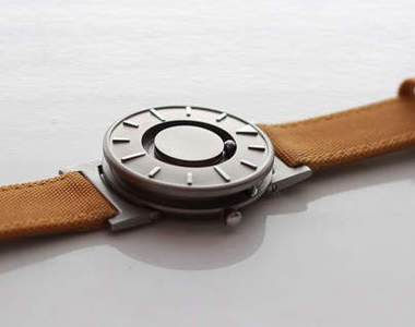 全新《盲人磁力手錶Eone》　擁有超帥氣的時尚FU～