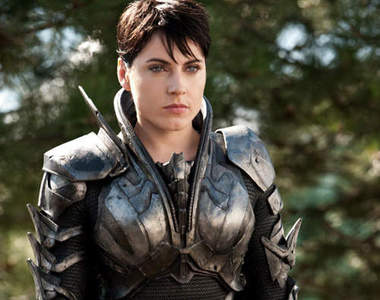 安潔陶依　超人：鋼鐵英雄電影裡有著致命美麗的反派