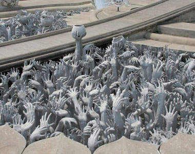 泰國神奇《靈光寺》 壁畫上還有超級英雄？