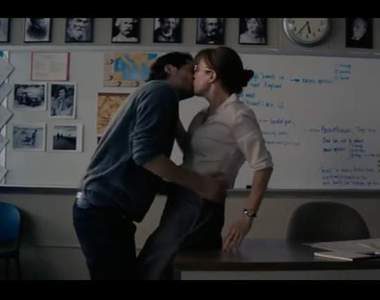 茱莉安摩爾《琳老師卡好》父子丼女老師吃得真開心.......