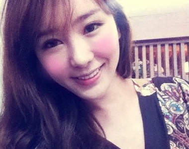 棒球女神《孔書英》低胸貼身迷你裙播報棒球~