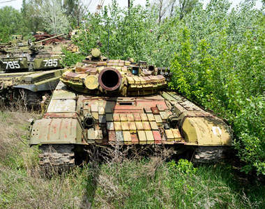 烏克蘭戰車墓場　戰後被遺棄的數百輛坦克們