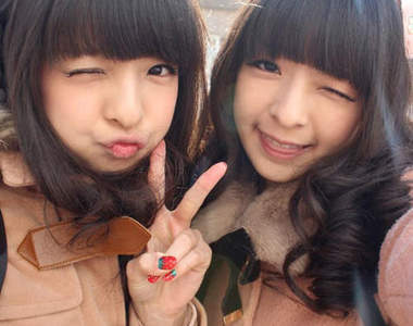 《2*Sweet》萱野可芬、萱野可芳　有雙愛笑眼睛的甜美雙胞胎