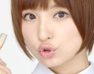 面速力達母MARIKO　篠田麻里子的小護士裝扮真是太可愛了