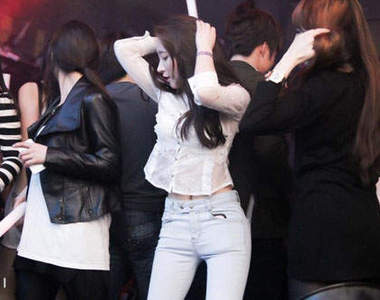 《韓國夜店》側拍~跟台灣夜店不同的地方在....?