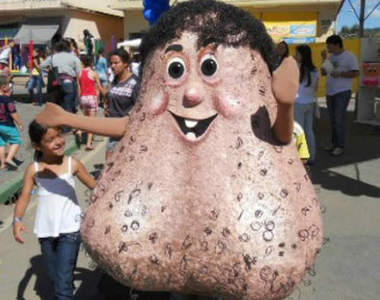 巴西蛋蛋君 這樣的吉祥物害我嘴角失守了啦><