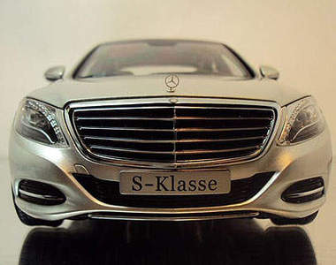 新一代《賓士S-Class》等不及就先來看看模型車吧~