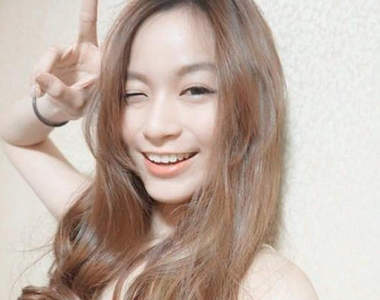 Esther Zhen　超漂亮的眨眼大馬美女