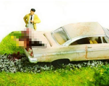 《獵奇小雕像》還真的是血跡斑斑啊⊙＿⊙