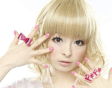 年度票選《最愛歌手 TOP 10》卡莉怪妞超黑馬