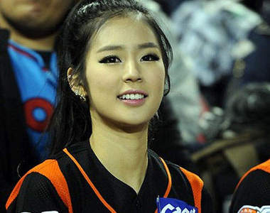 長腿啦啦隊女神《朴姬良》男粉絲快被她電昏啦(//▽//)