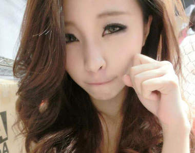 林倪安(Nian Lin)　超有料職撞舉牌女郎性感登場