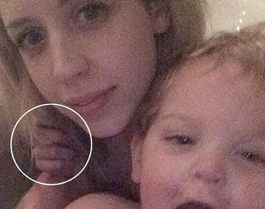 《自拍拍到鬼》肩膀上的手到底是誰的......