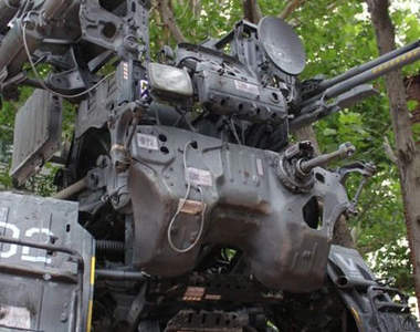 機動裝甲戰術平台　由一台卡車拆解改裝而成的機動兵器