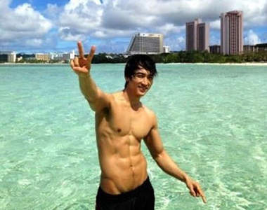 韓國演員《人魚線特輯》人家看了會害羞>///<