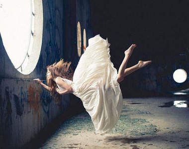 《無重力少女》在外太空中也能這麼優雅？