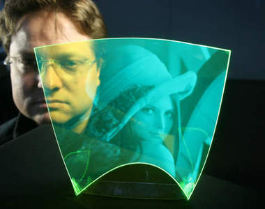  老外研發《透明感光元件螢幕》 未來手機、相機拍照新應用