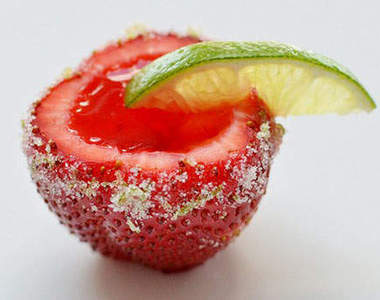 DIY《草莓瑪格麗特酒凍》讓你在家也能醉茫茫 ( ′▽`)-o█