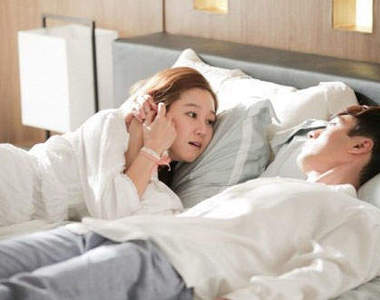 韓妞新流行小物!搶戴《主君的太陽》孔曉振手飾~