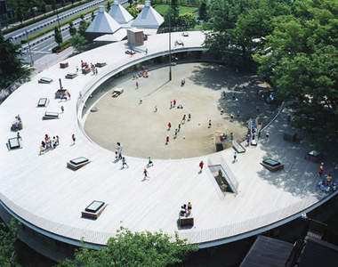 校舍屋頂就是遊樂場　連大人都嚮往的日本幼稚園