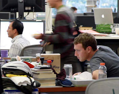 想知道科技CEO們的「桌機部屋」都長怎樣嗎~(敲門)