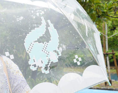 日本全家初音傘　夏日午後雷陣雨也很清新♪