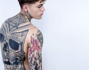 英國《刺青男模》Stephen James