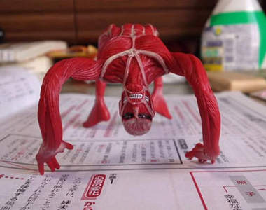 《進擊的巨人》有點臭的變身方法是？