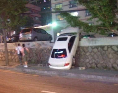 《進擊的金大嬸》七秒鐘毀掉一輛車