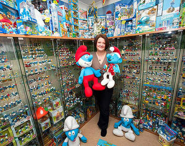 《藍色小精靈》瘋狂粉絲 滿屋子藍色收藏