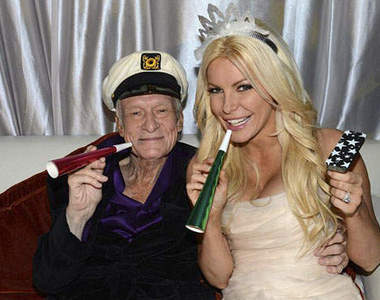 相差60歲的婚姻 花花公子創辦人終迎娶「落跑新娘」