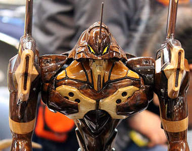 木製初號機　暴走時嘴巴張開會有原木香味嗎？