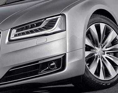 小改款《Audi A8》迷人的可不是只有電眼喔~(眨)