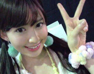 今日的私服：小嶋陽菜☆黑白條紋的洋裝好可愛☆