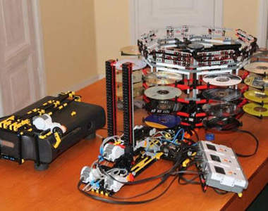 樂高打造XBox360換片機　其實真的沒有比較快XD