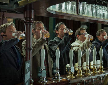 英式幽默之《是芥末日》在世界末日時呼喊酒吧......XD