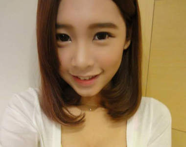 賣錶妹　盧映融　眼睛不知道應該看哪裡了(揉眼)