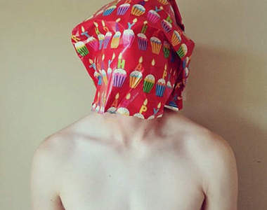 《看不到的表情》我想....只有鬼才看的見吧=``=?