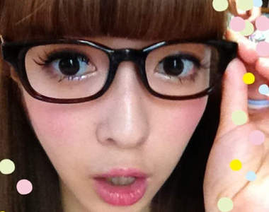 《眼鏡女子專用睫毛膏》誕生 解決戴眼鏡時的彩妝問題