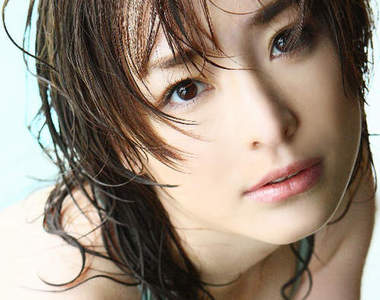 名波はるか（朝倉遙）前賽車女郎轉職媽媽味烹飪料理家