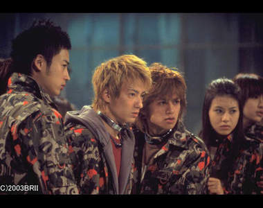 《脖圍冷卻器》怎麼像是大逃殺的頸圈阿...