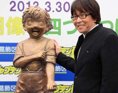 《足球小將翼》等身大銅像揭幕 葛飾區好動漫呀