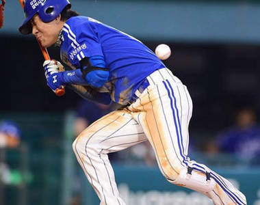 《棒球事故》媒體攝影大哥真的很壞耶www