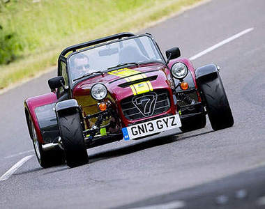 311匹馬力大玩具《Caterham 620R》當家旗艦最新進化版～