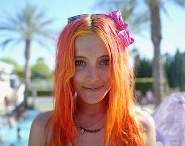 時尚新人麻豆《彩虹女孩》什麼顏色都往頭上染～