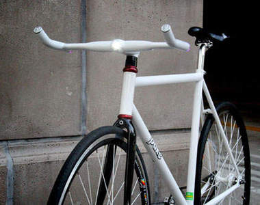 史上第一台《智慧型自行車》問世 可以叫你一聲伙計嘛~www