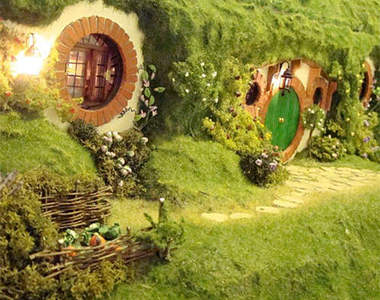 《哈比人娃娃屋》只要用縮小燈就可以進去住了耶